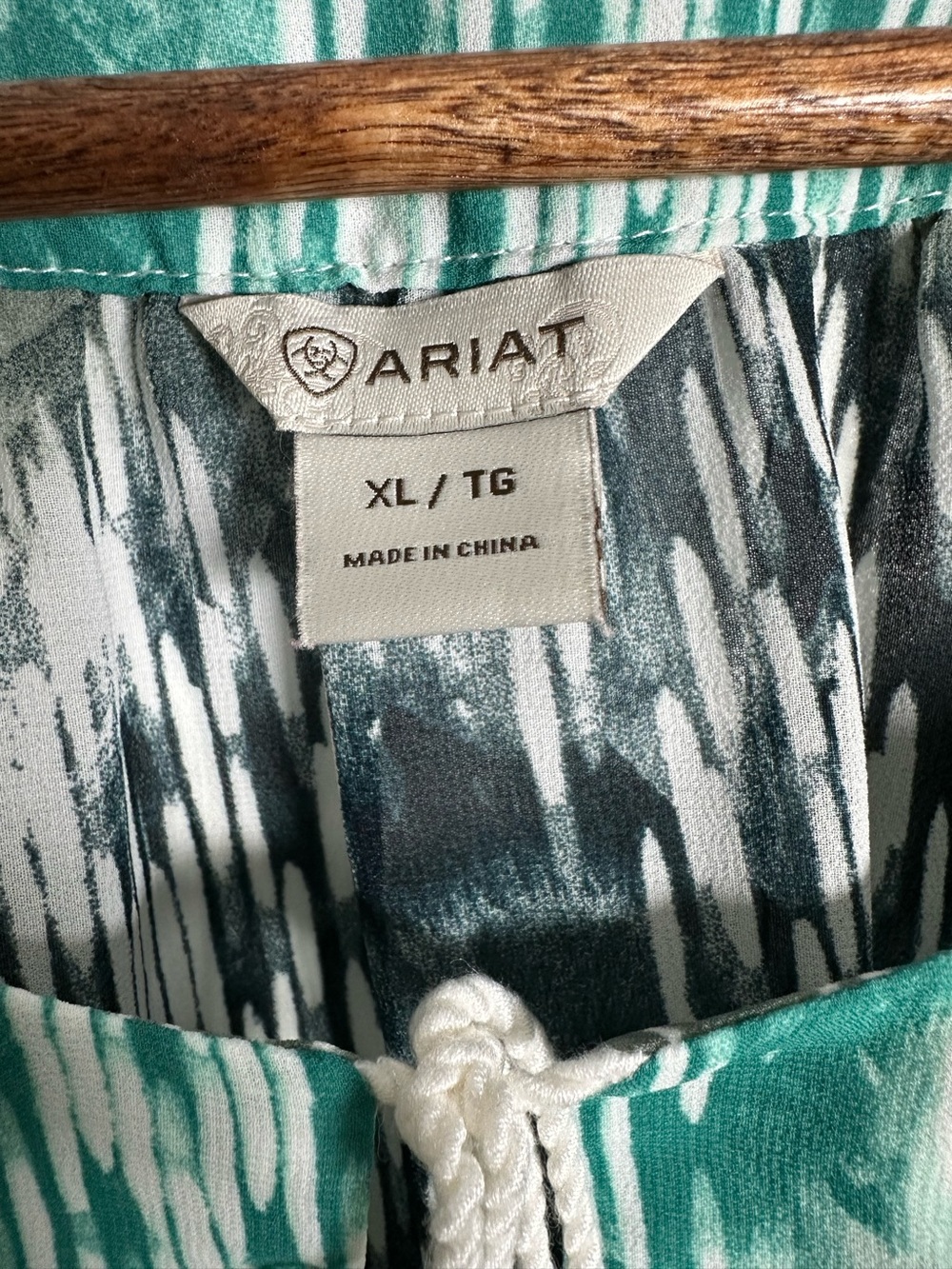 Ariat Women’s Multicolored Long-Sleeve Blouse Size XL - Picture 5 of 7
